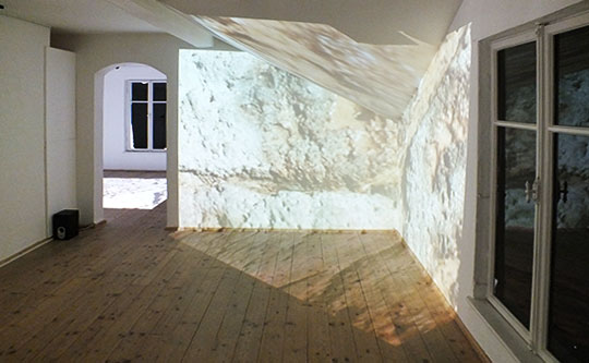 Eike Berg: Alteration (Bruckmühl), 2017, 3-channel video installation
